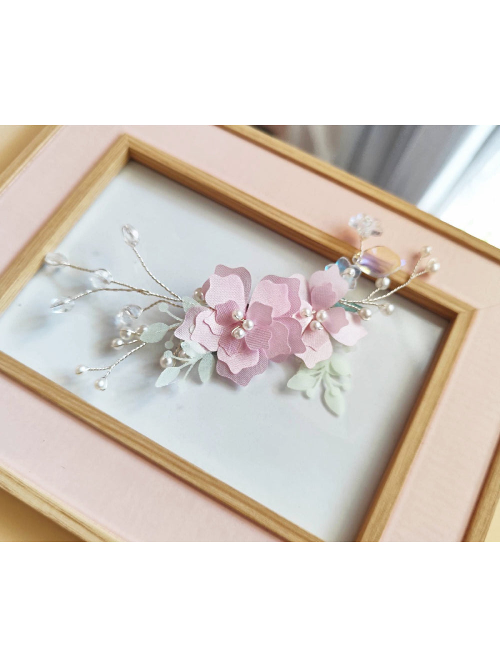 Arranjo de Cabelo Flor Rosa com Cristais e Pérolas Delicado Daminha Casamento