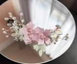Arranjo de Cabelo Flor Rosa com Cristais e Pérolas Delicado Daminha Casamento