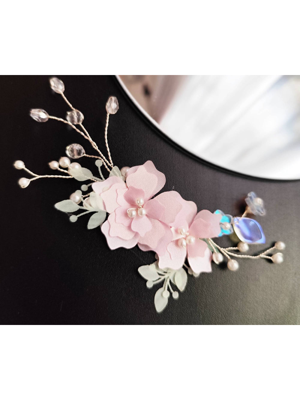 Arranjo de Cabelo Flor Rosa com Cristais e Pérolas Delicado Daminha Casamento