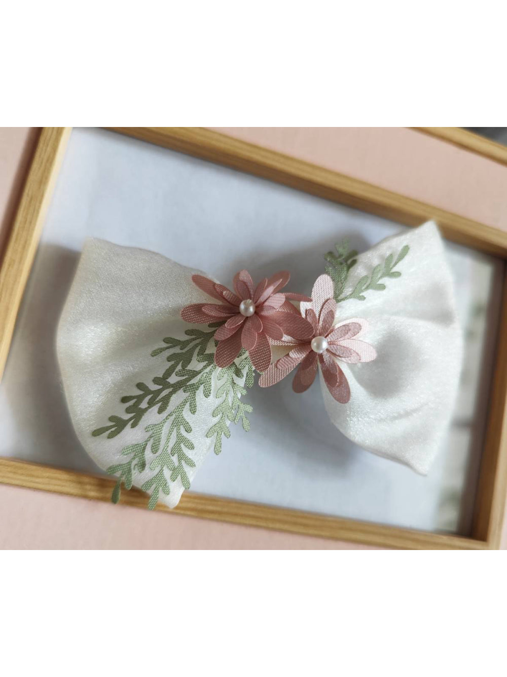 Laço de Organza com Flor de Cetim Delicado Daminhas Casamento
