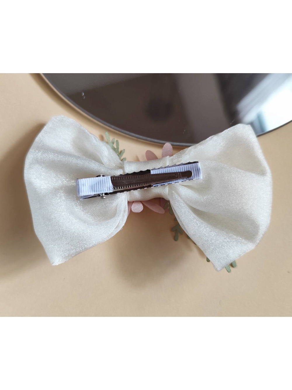 Laço de Organza com Flor de Cetim Delicado Daminhas Casamento