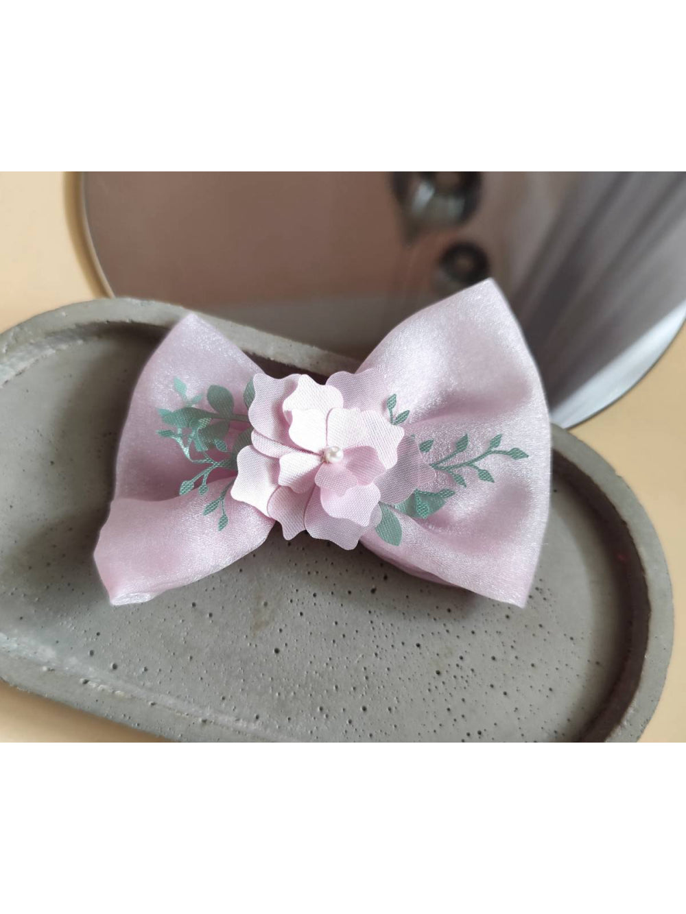 Laço de Organza com Flor de Cetim Delicado Daminhas Casamento