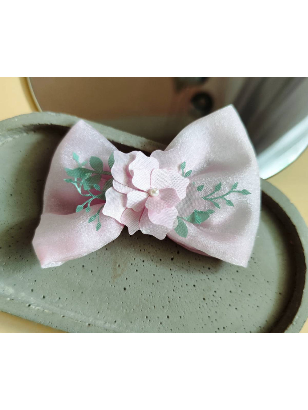 Laço de Organza com Flor de Cetim Delicado Daminhas Casamento