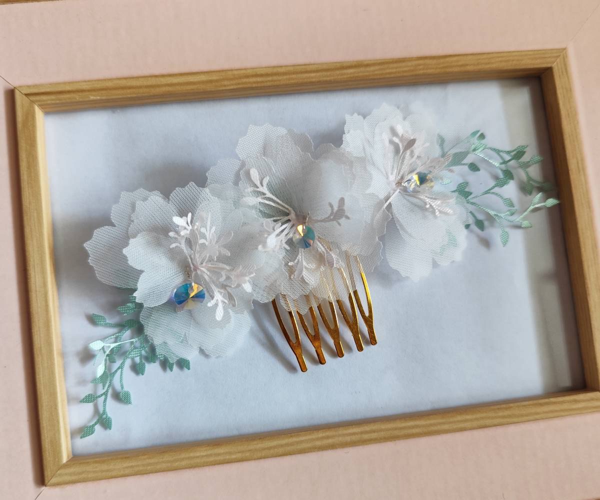 Arranjo Cabelo Flores de Organza e Cristais Delicado Daminha