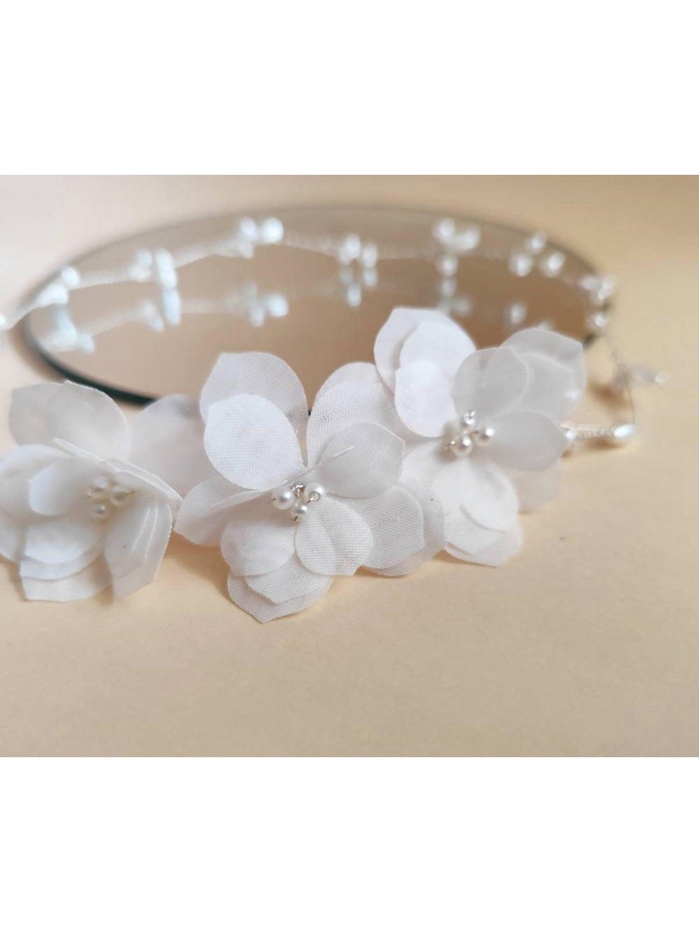 Grinalda Coroa Flores de Organza e Pérolas Noiva Daminha
