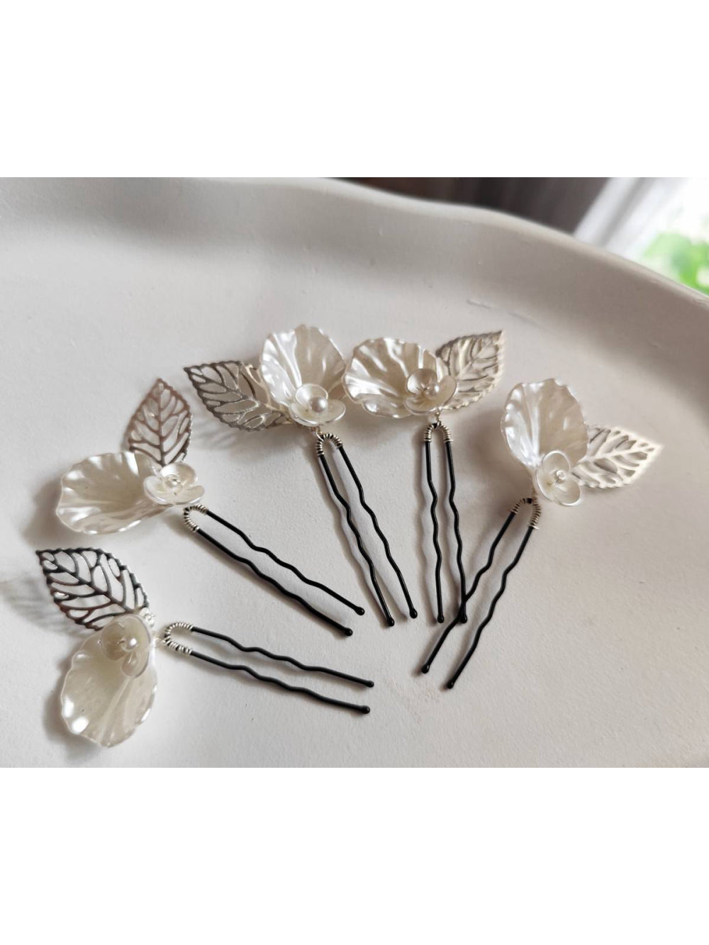 Grinalda Grampos Folhas Vazadas e Pérolas Penteado Noiva