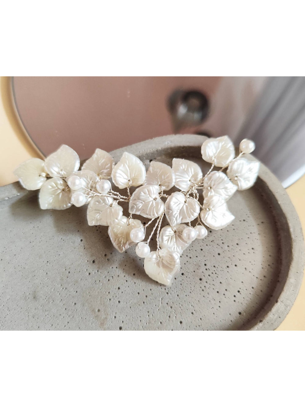 Arranjo Grinalda Folhas Coração de Pérola Penteado Noiva