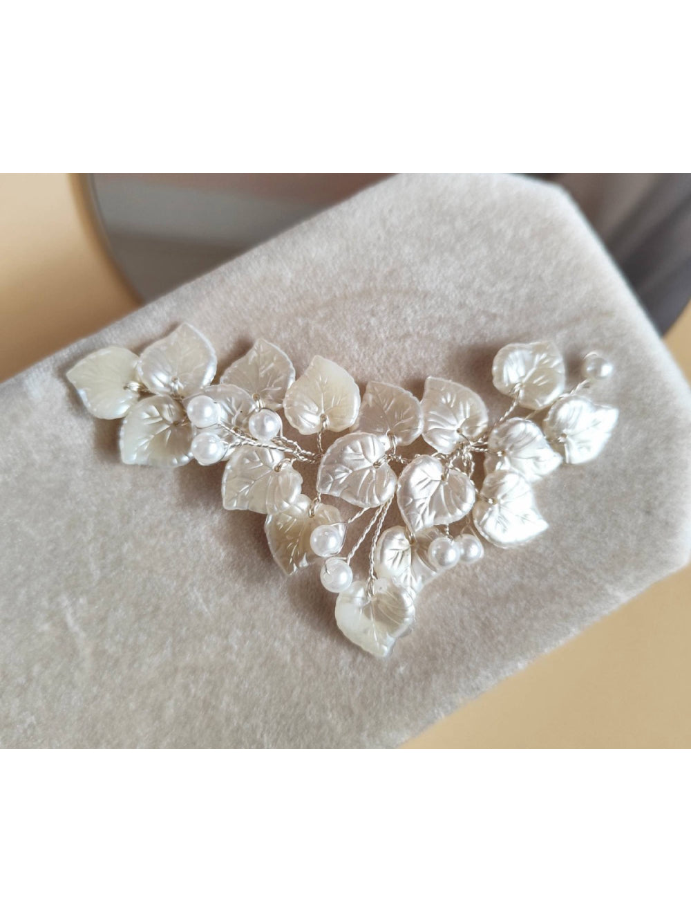 Arranjo Grinalda Folhas Coração de Pérola Penteado Noiva