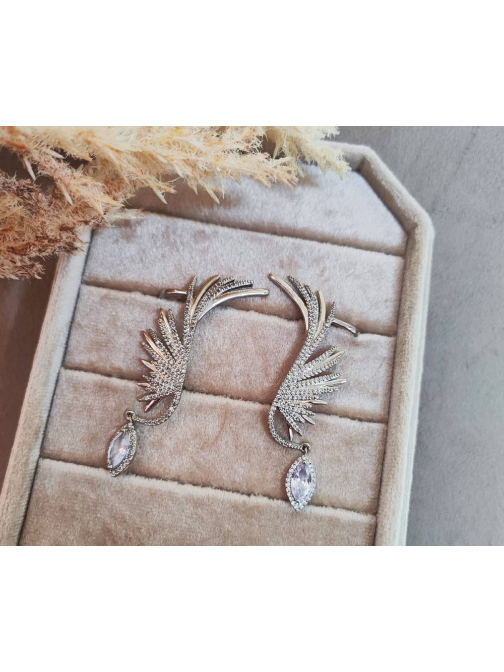 Brinco Ear Cuff Asa de Zircônia e Strass Prata Brilho Festa