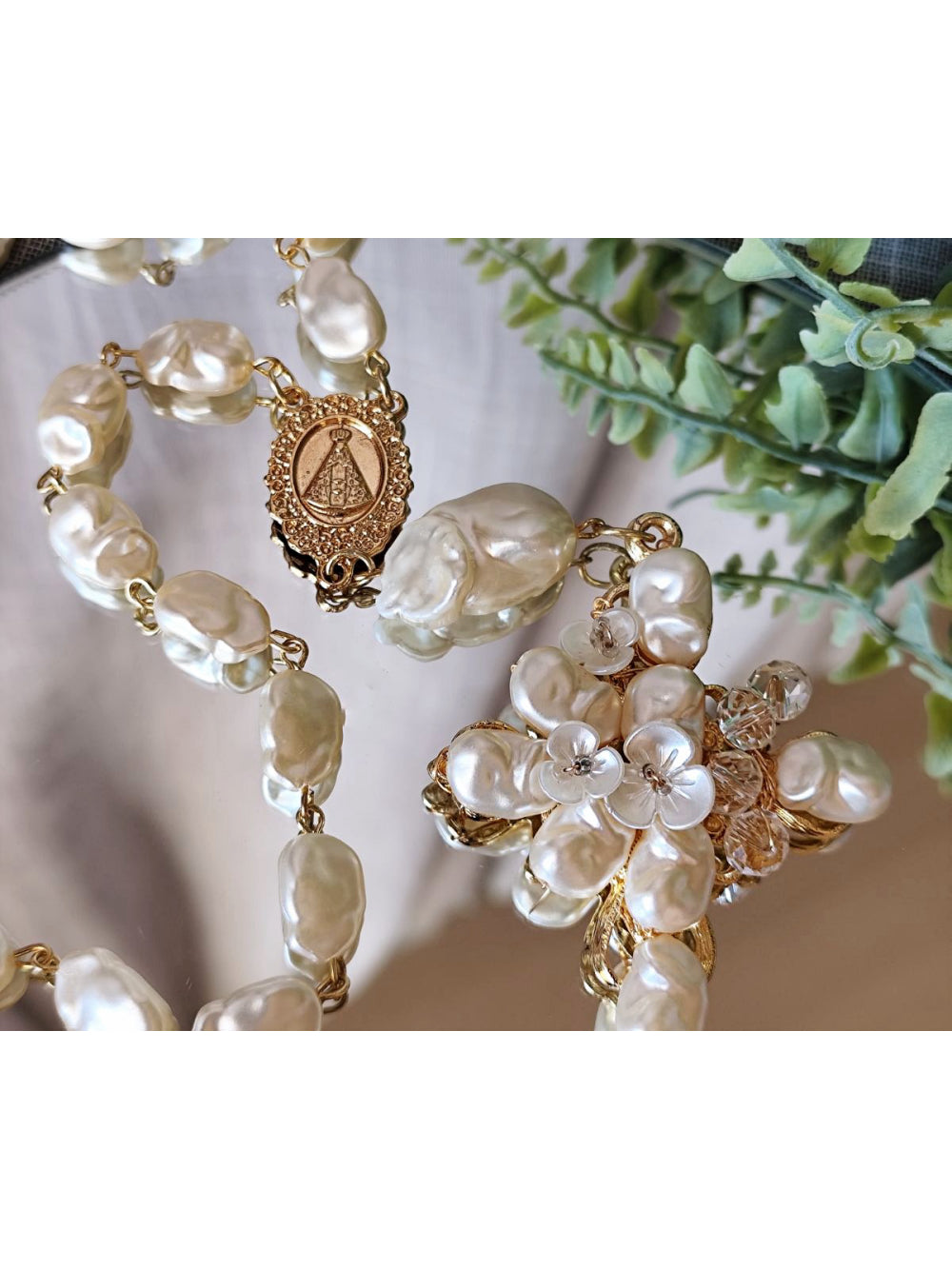 Terço Pérolas Orgânicas Dourado Noiva Buque Casamento