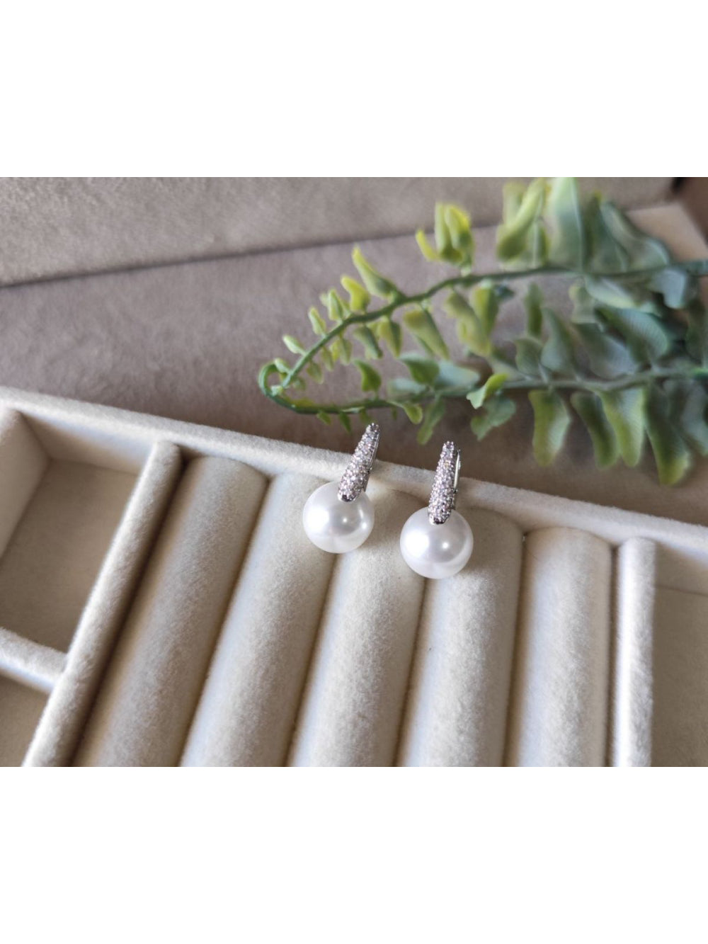 Brinco Mini Argola Pérola Cravejada Zircônia Noiva