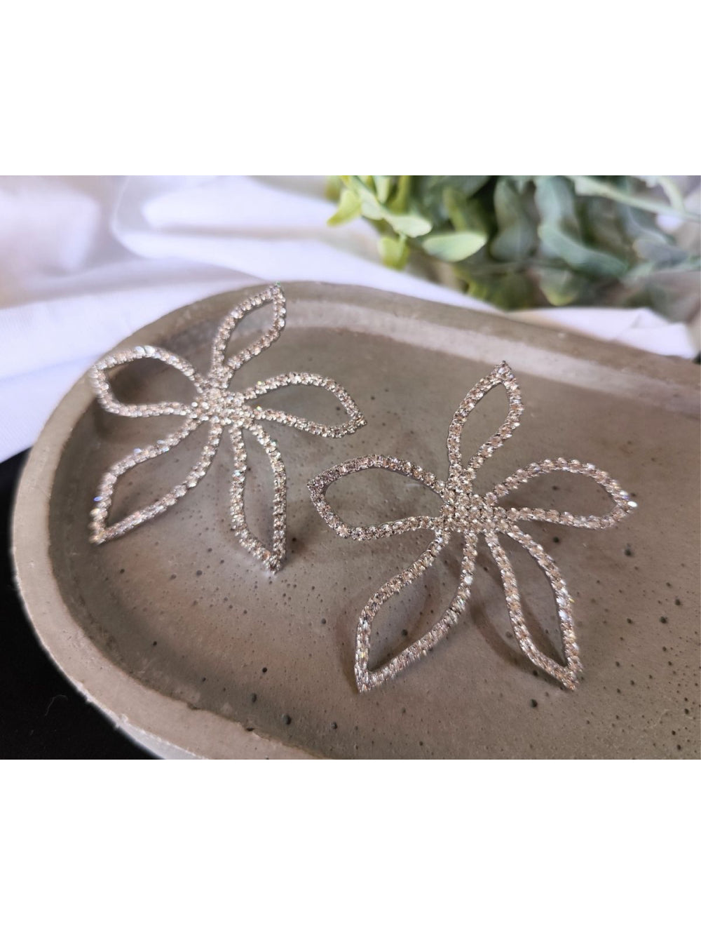 Brinco Flor De Strass Brilho Festa Maximalista