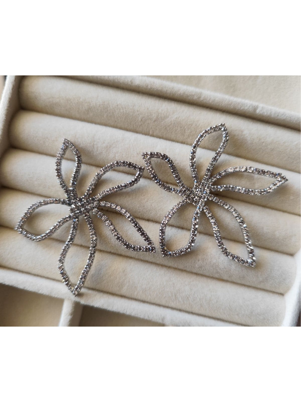 Brinco Flor De Strass Brilho Festa Maximalista