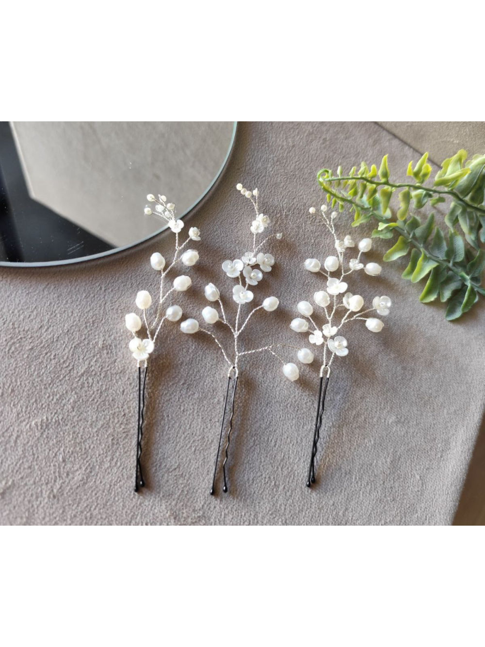 Trio de Grampos Florais com Pérolas Artesanais Noiva