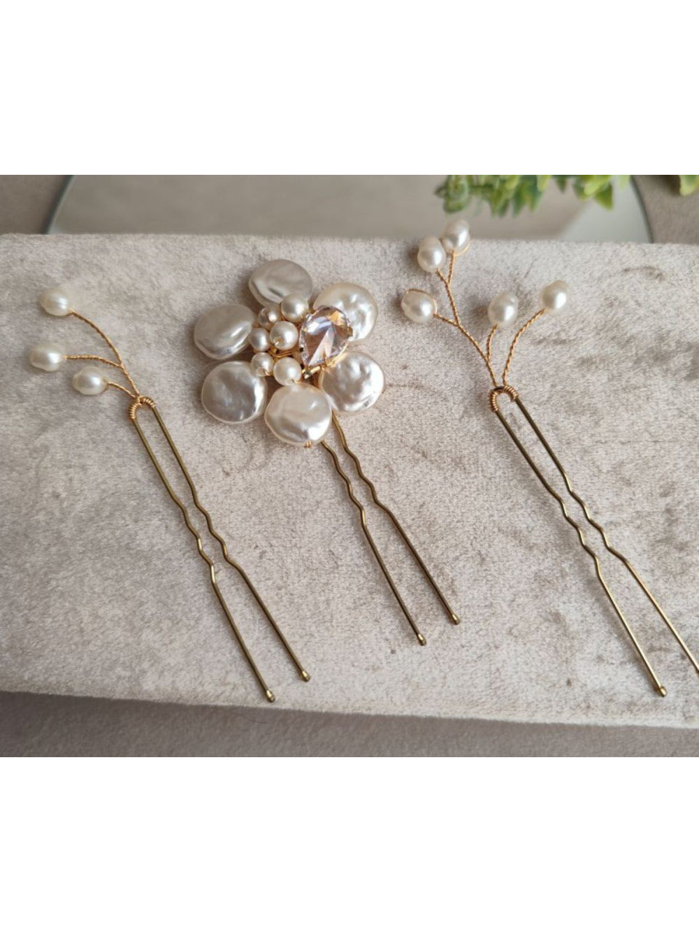Trio Grampos Dourados Pérolas Florais Delicada Noiva Festas
