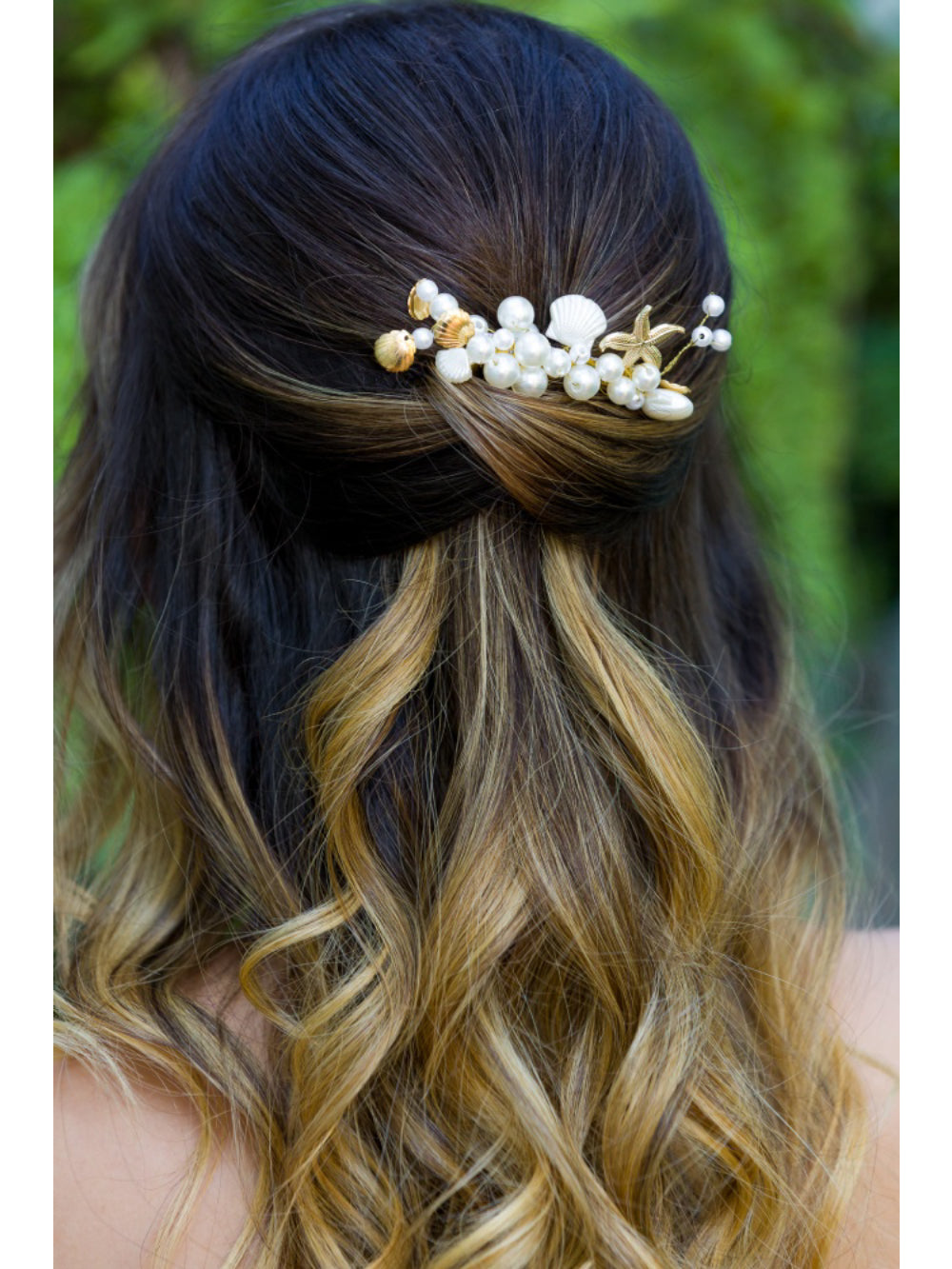 Arranjo de Cabelo para Noivas Grinalda Conchas Pérola Praia