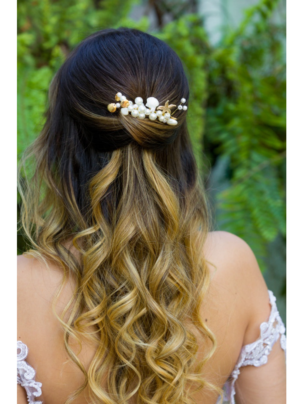 Arranjo de Cabelo para Noivas Grinalda Conchas Pérola Praia