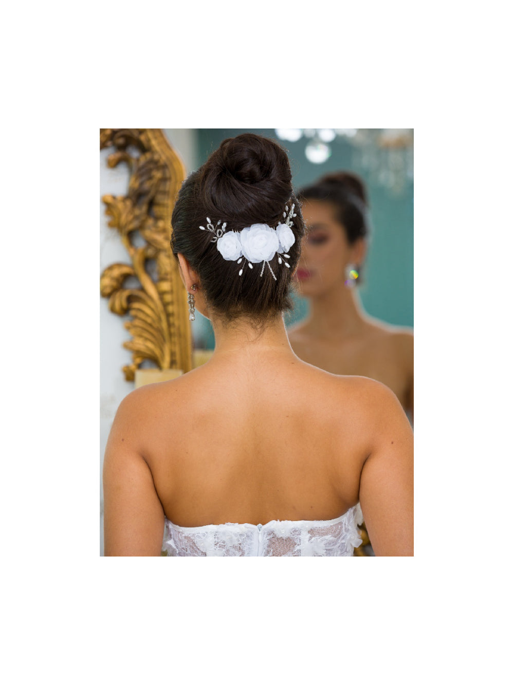 Arranjo de Cabelo para Noivas Rosas Brancas e Pérolas