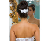 Arranjo de Cabelo para Noivas Rosas Brancas e Pérolas