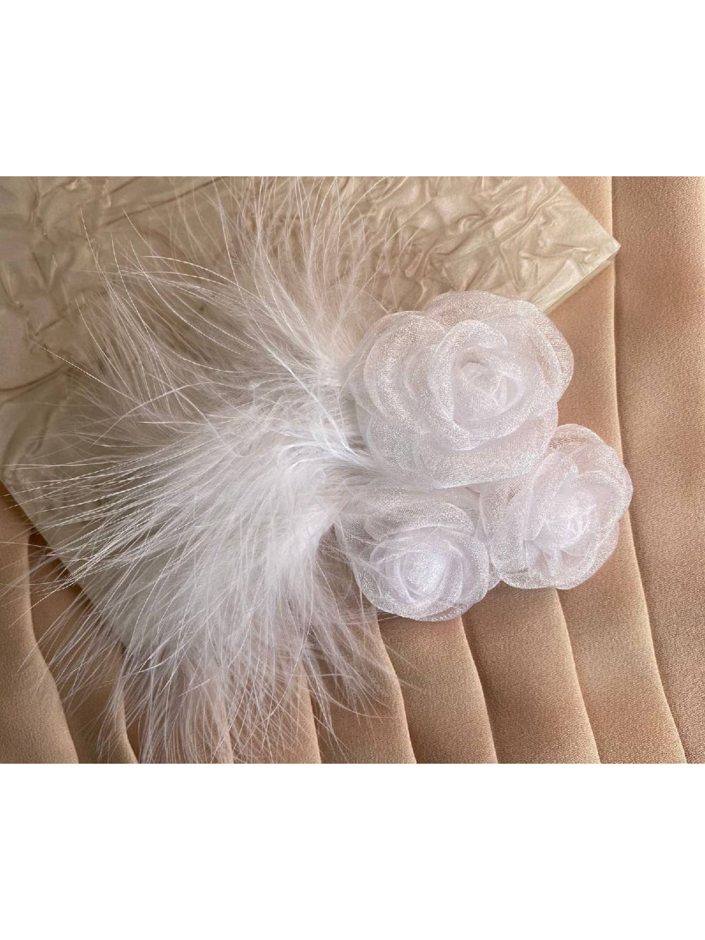 Enfeite de Cabelo Flores de Tecido com Plumas Noiva Madrinha