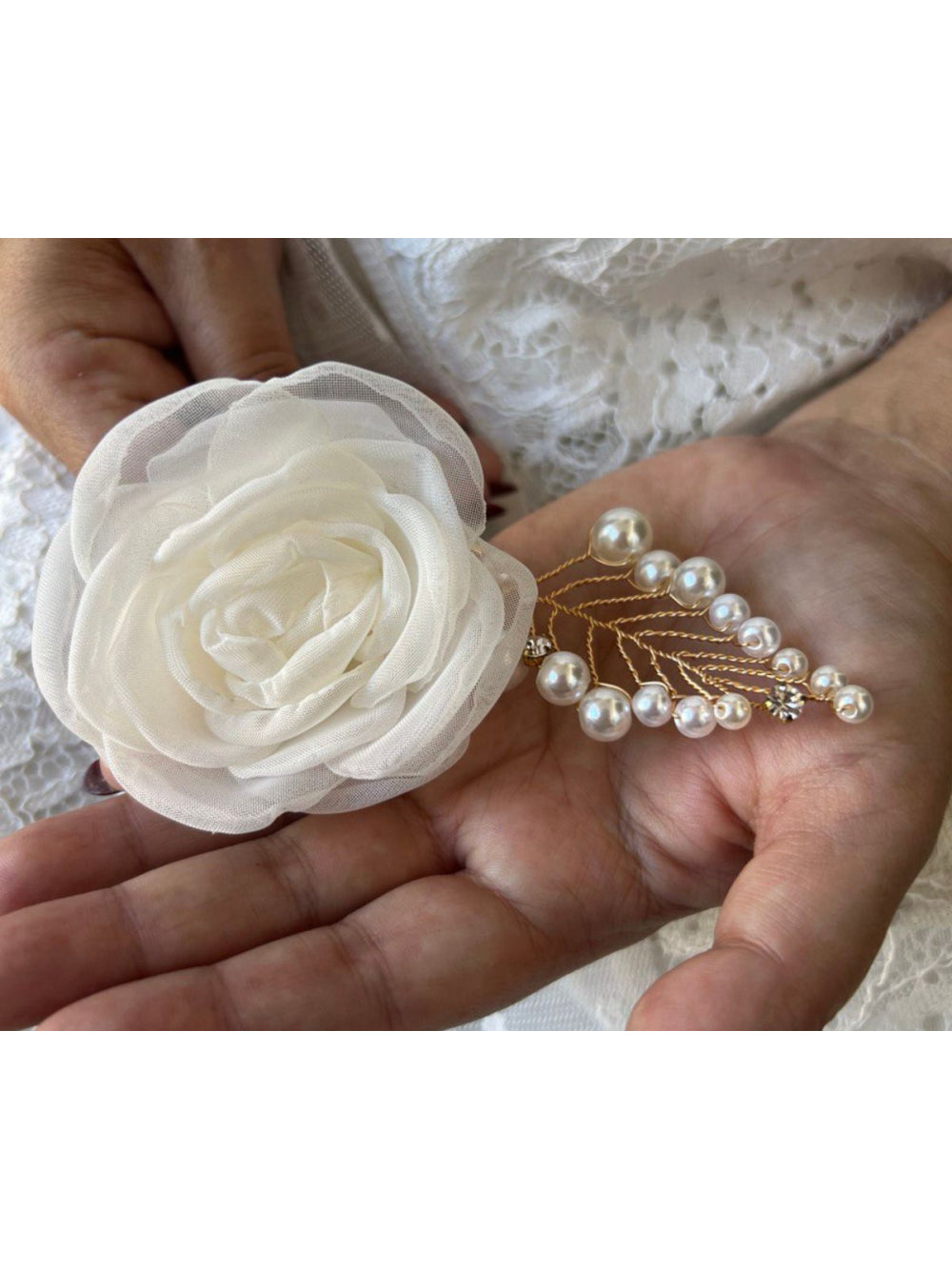 Grinalda de Flor Camélia de Tecido + Grampo de Pérolas
