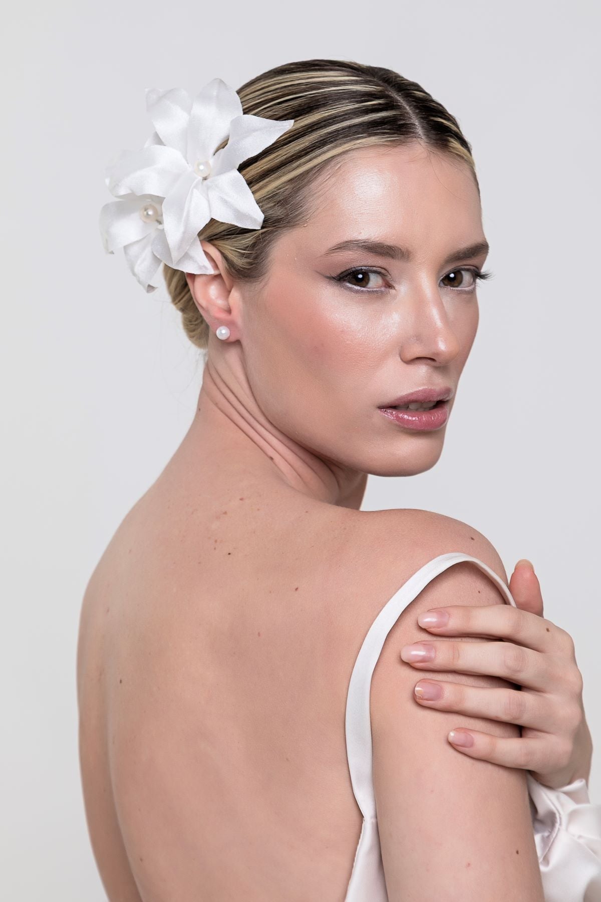 Par de Grampos Lírios grandes Fulanas de Tal