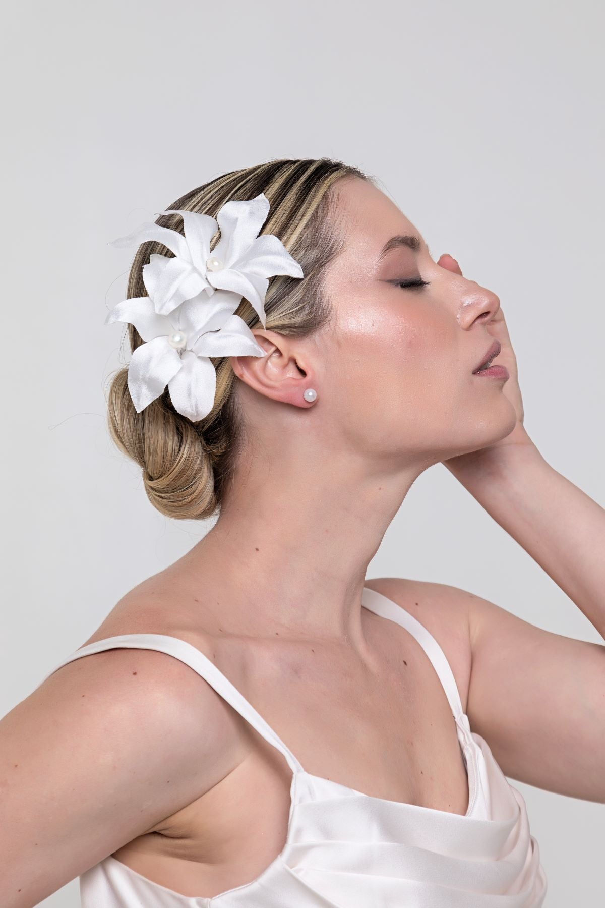 Par de Grampos Lírios grandes Fulanas de Tal