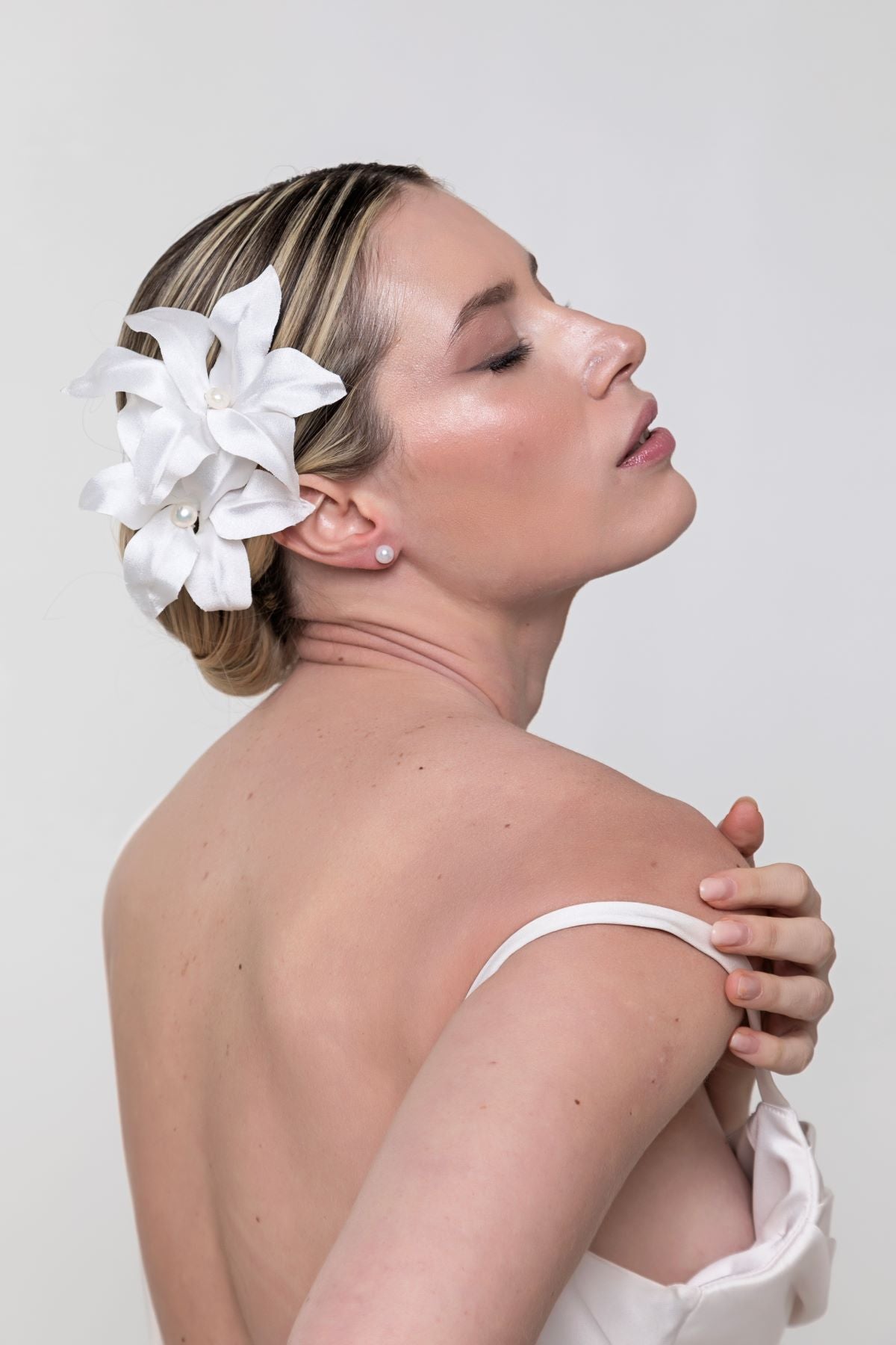 Par de Grampos Lírios grandes Fulanas de Tal