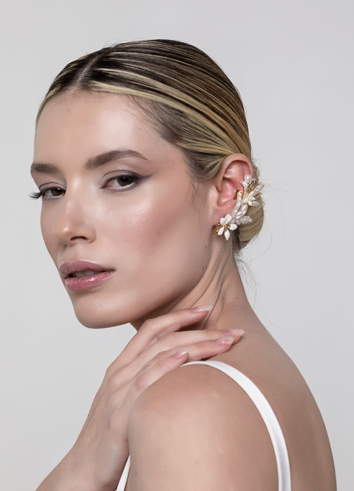 Brinco Ear Cuff para Noiva Flores de Laranjeira  Fulanas de Tal