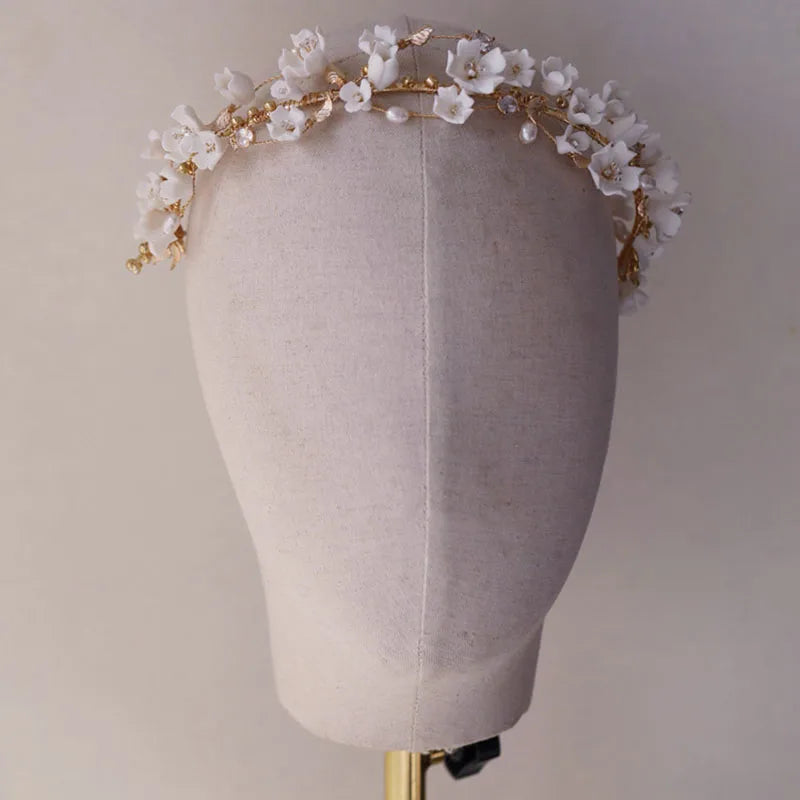 Tiara de noiva floral Inácia Minelli Atelier