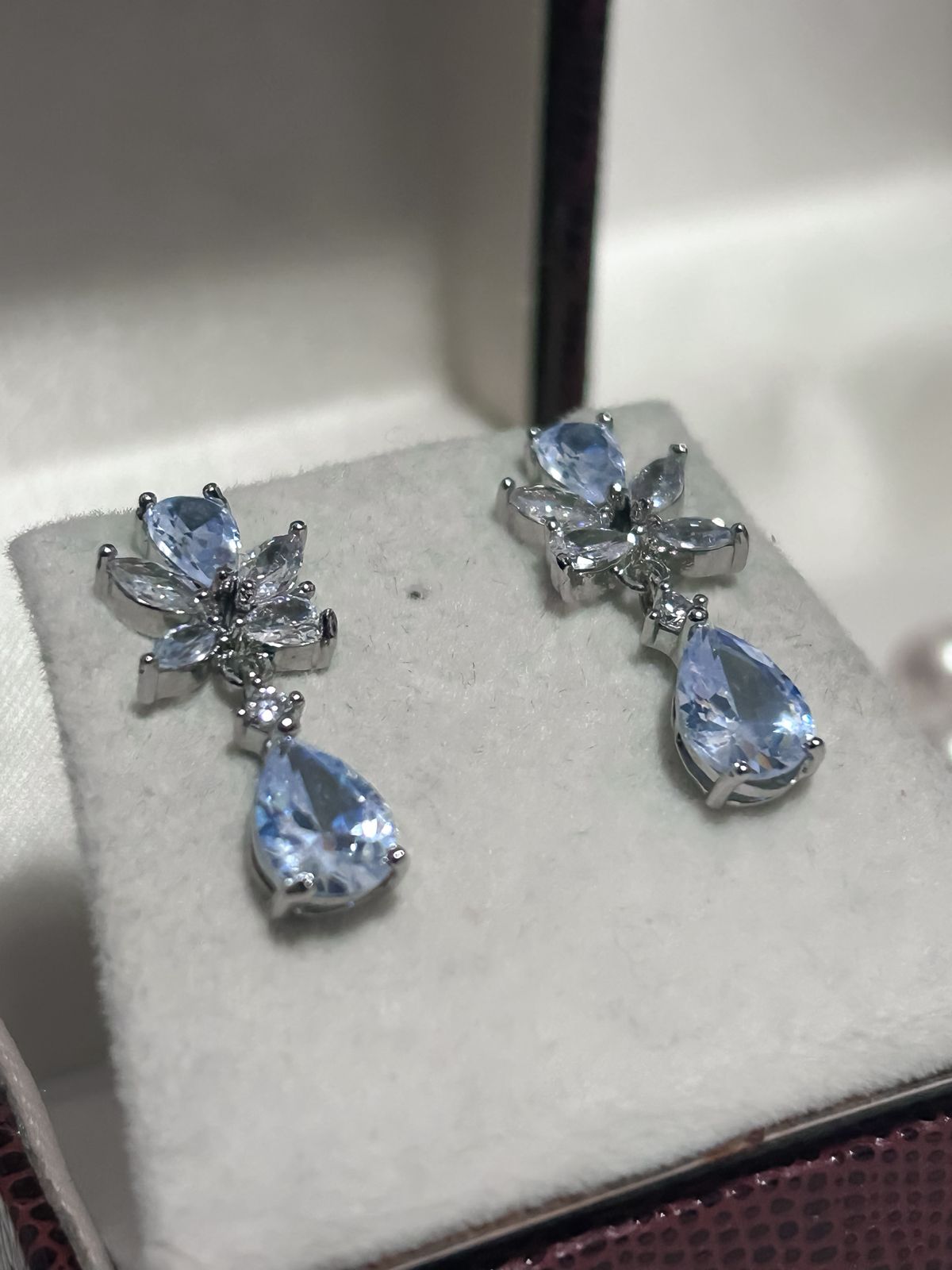 Brinco de Noiva e Festa Cristal Bride Boutique