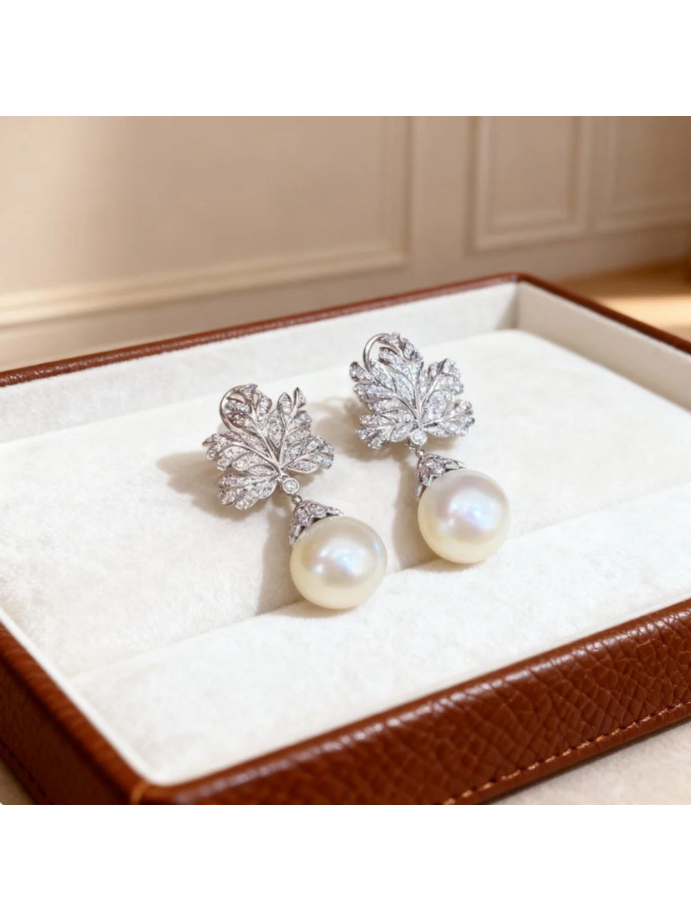 Brinco de Noiva Flor de Zircônia e Pérola Banho de rodio Bride Boutique