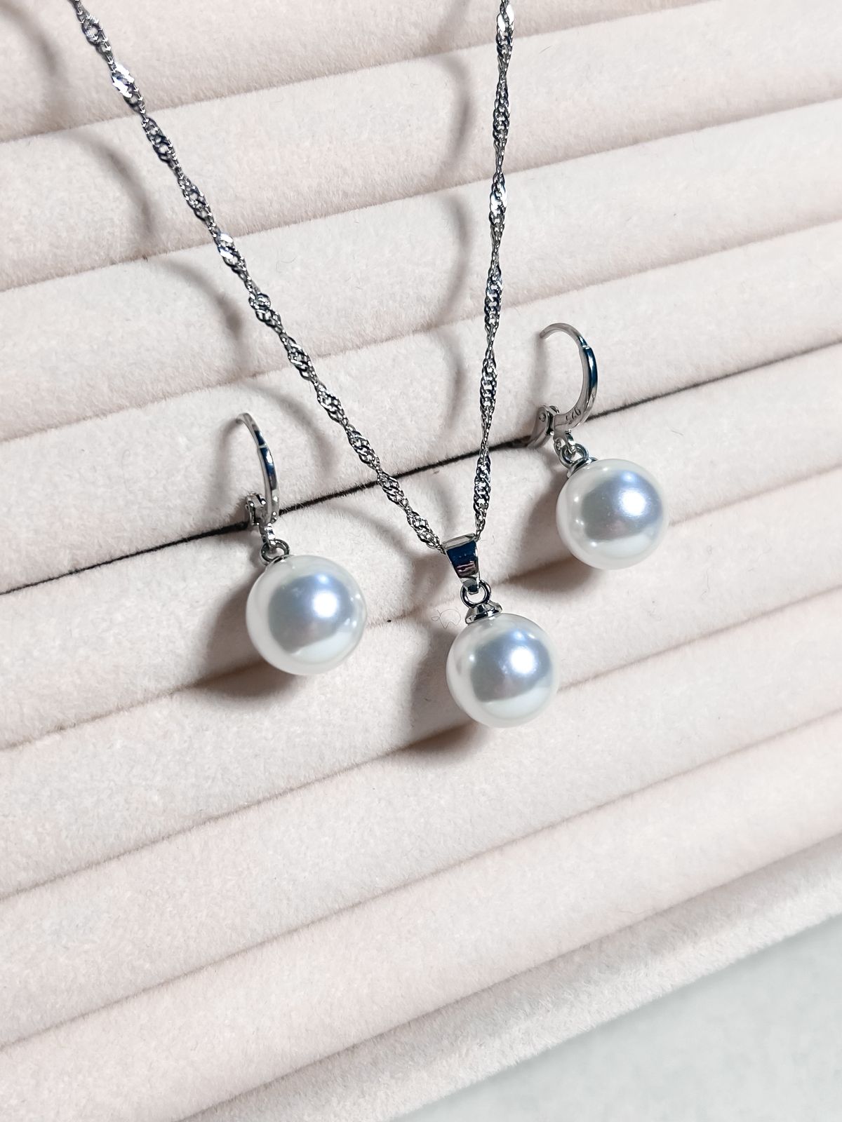 Conjunto de Perola Colar e Brincos Zoe Bride Boutique