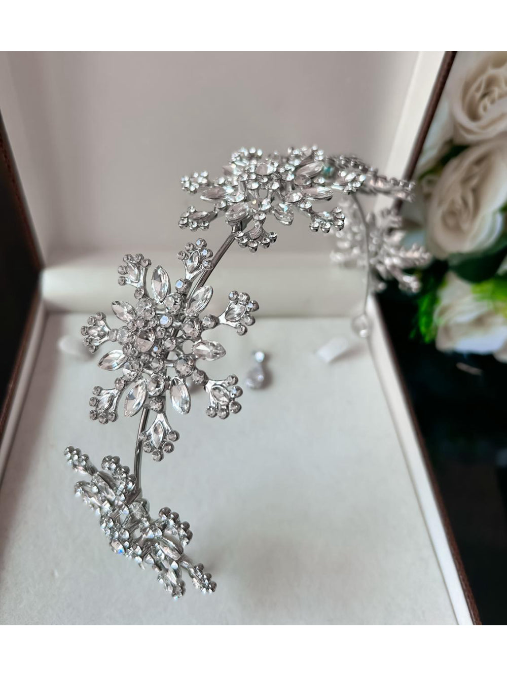 Tiara de Noiva Floral Camélia Bride Boutique