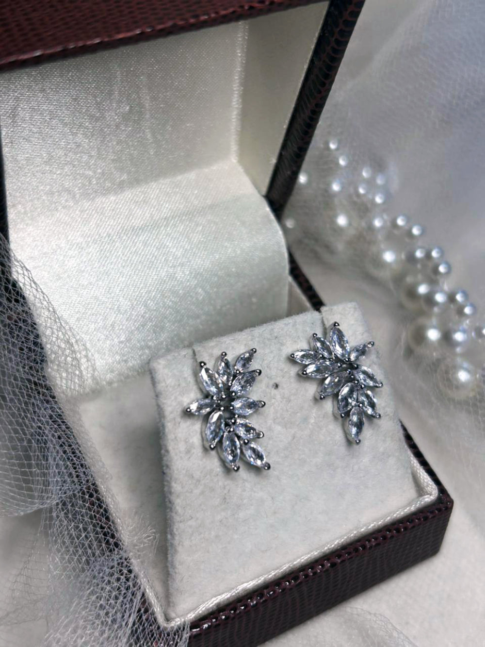Brinco Ear Cuff Noiva e Festa Folhas de Zircônia Bride Boutique