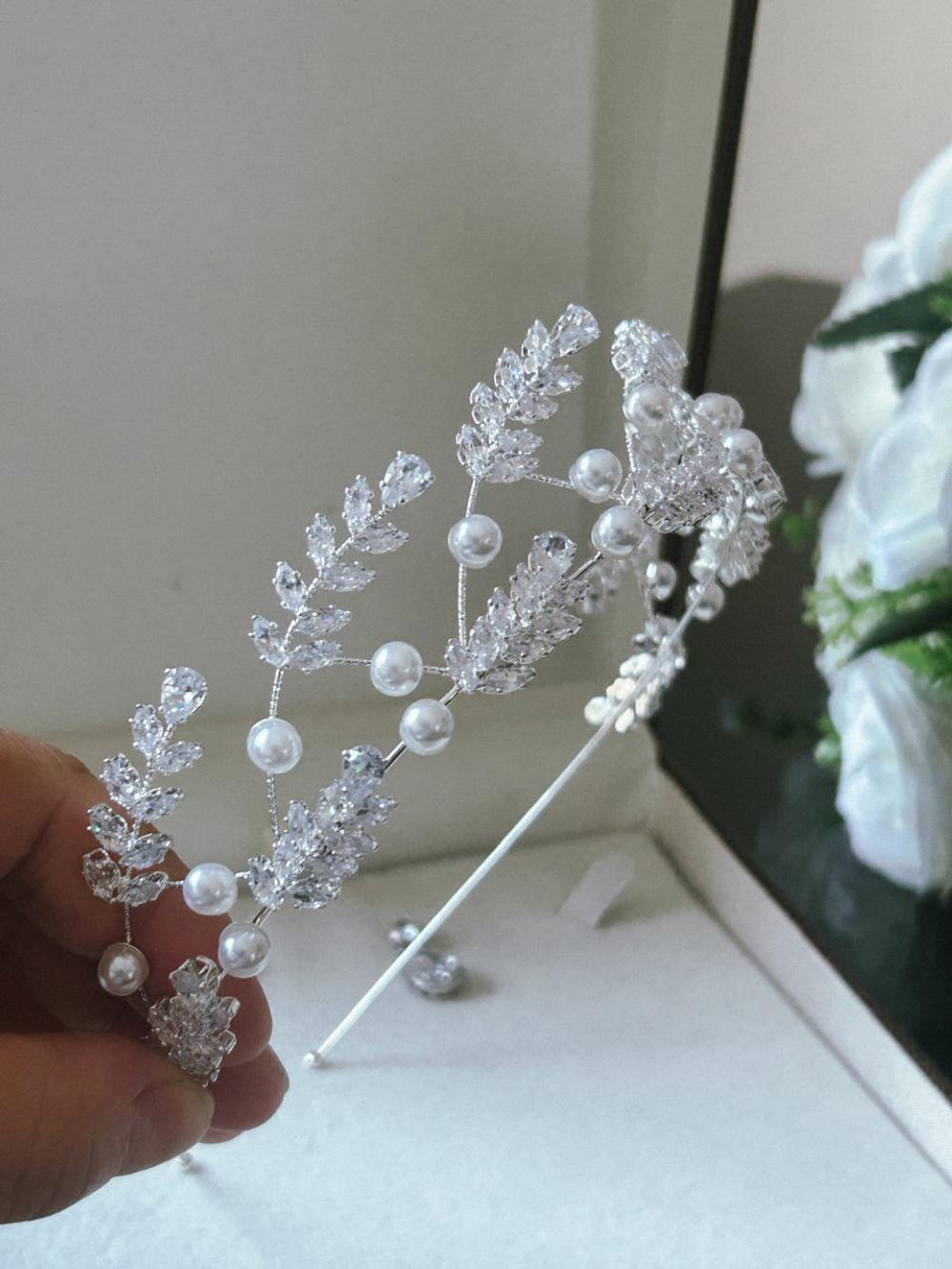 Tiara de Noiva Zircônia e Perola Sophie Bride Boutique