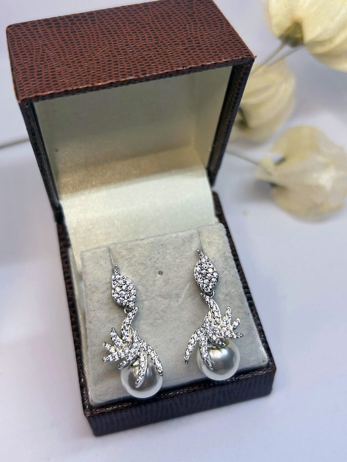 Brinco de Noiva e festa Perola e Navete Bride Boutique