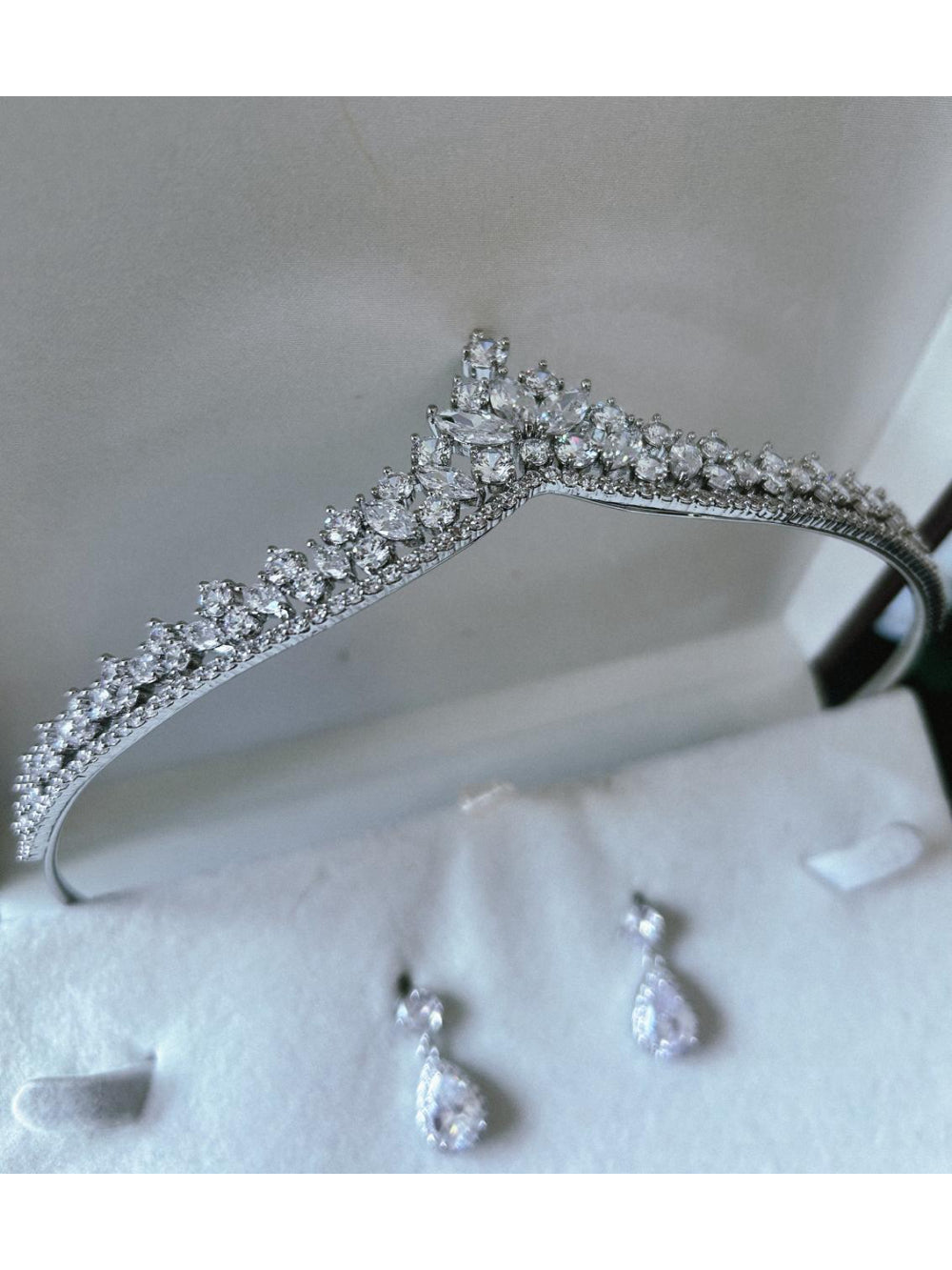 Tiara de Noiva Zircônia Charlotte Bride Boutique