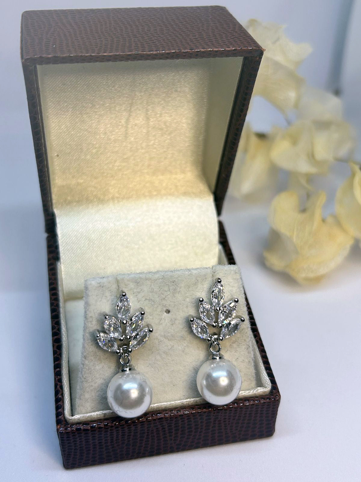 Brinco de Noiva e Festa Perola Navete Aria Bride Boutique