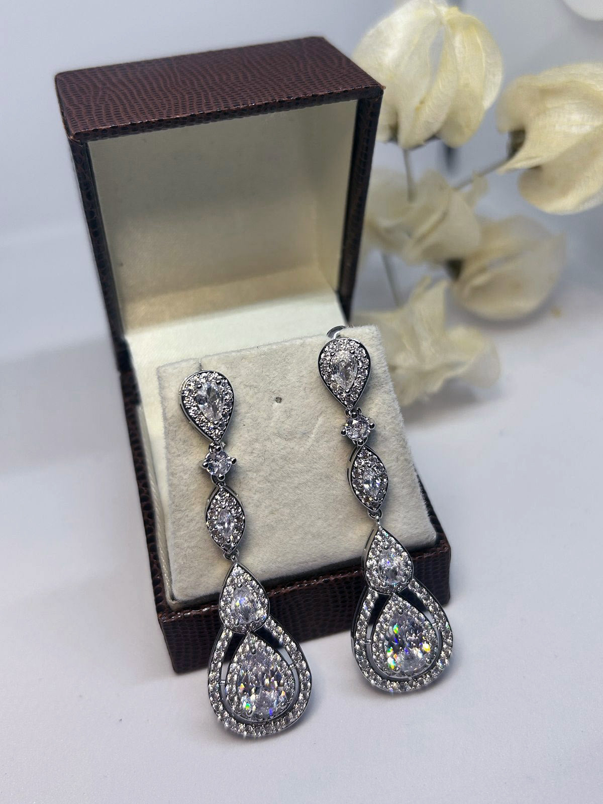 Brinco de Noiva e Festa Gotas de Zircônia Longo Bride Boutique