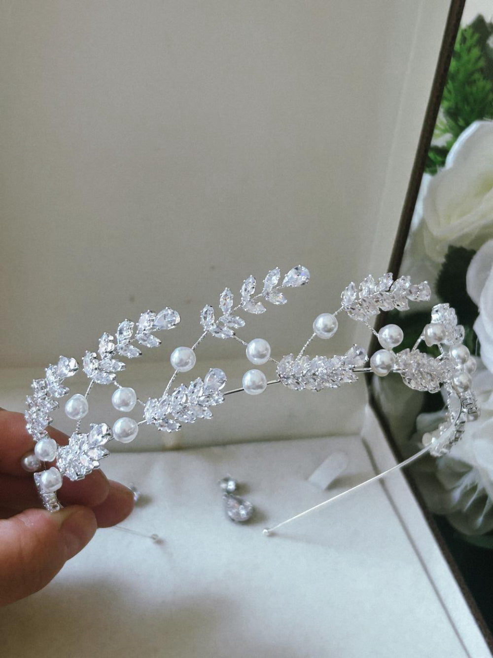 Tiara de Noiva Zircônia e Perola Sophie Bride Boutique