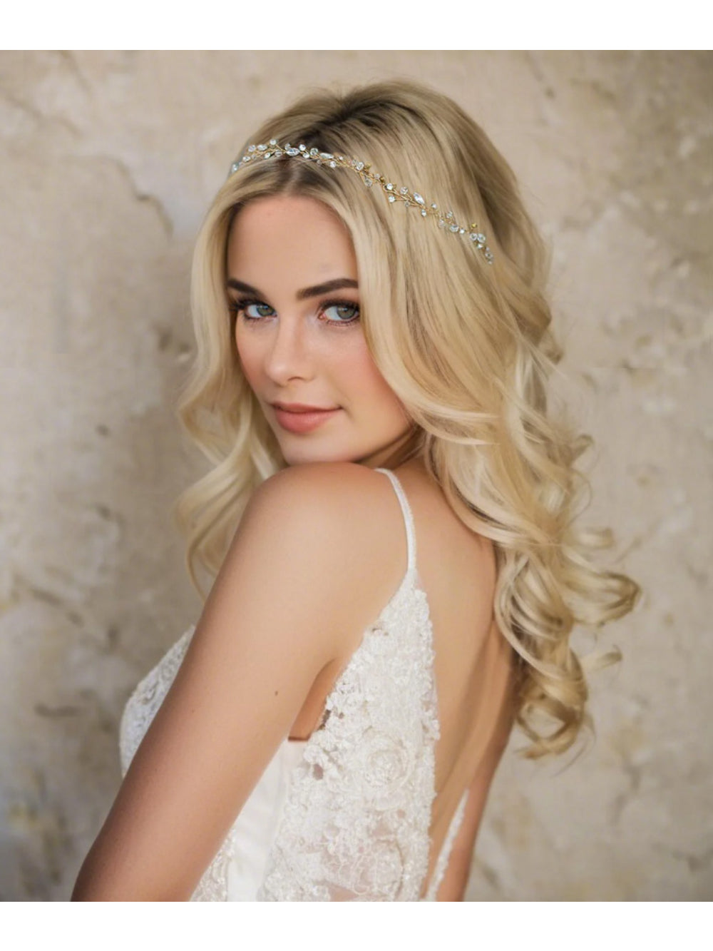 Grinalda de Noiva Elara Dourado Bride Boutique