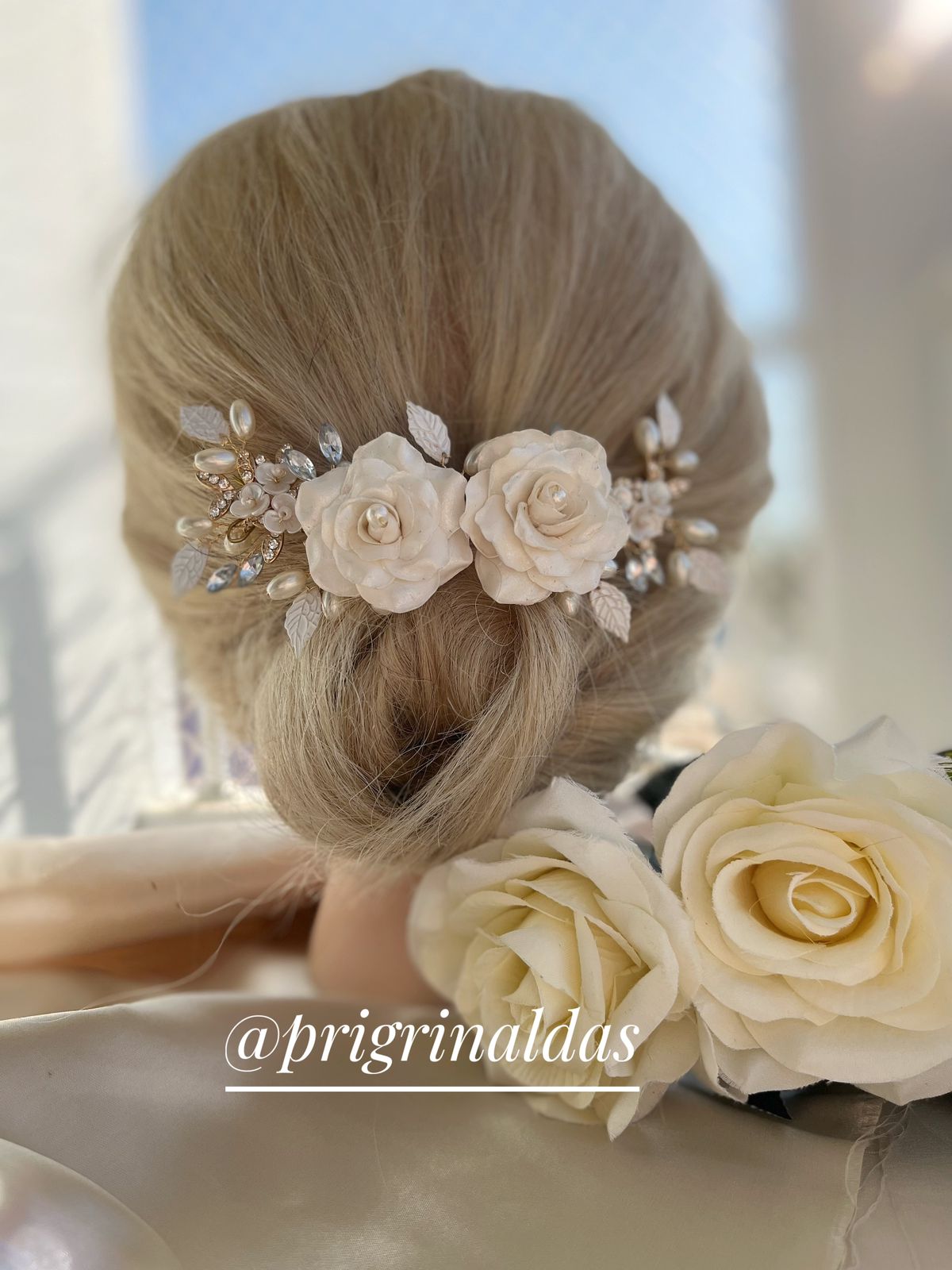 Pente Floral base em metal Prigrinaldas