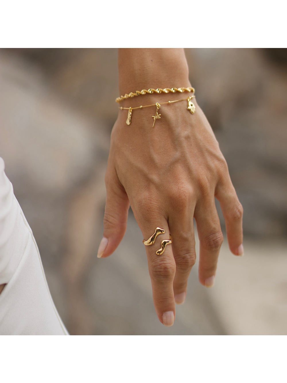 ANEL ABSTRATO ABERTO REGULÁVEL