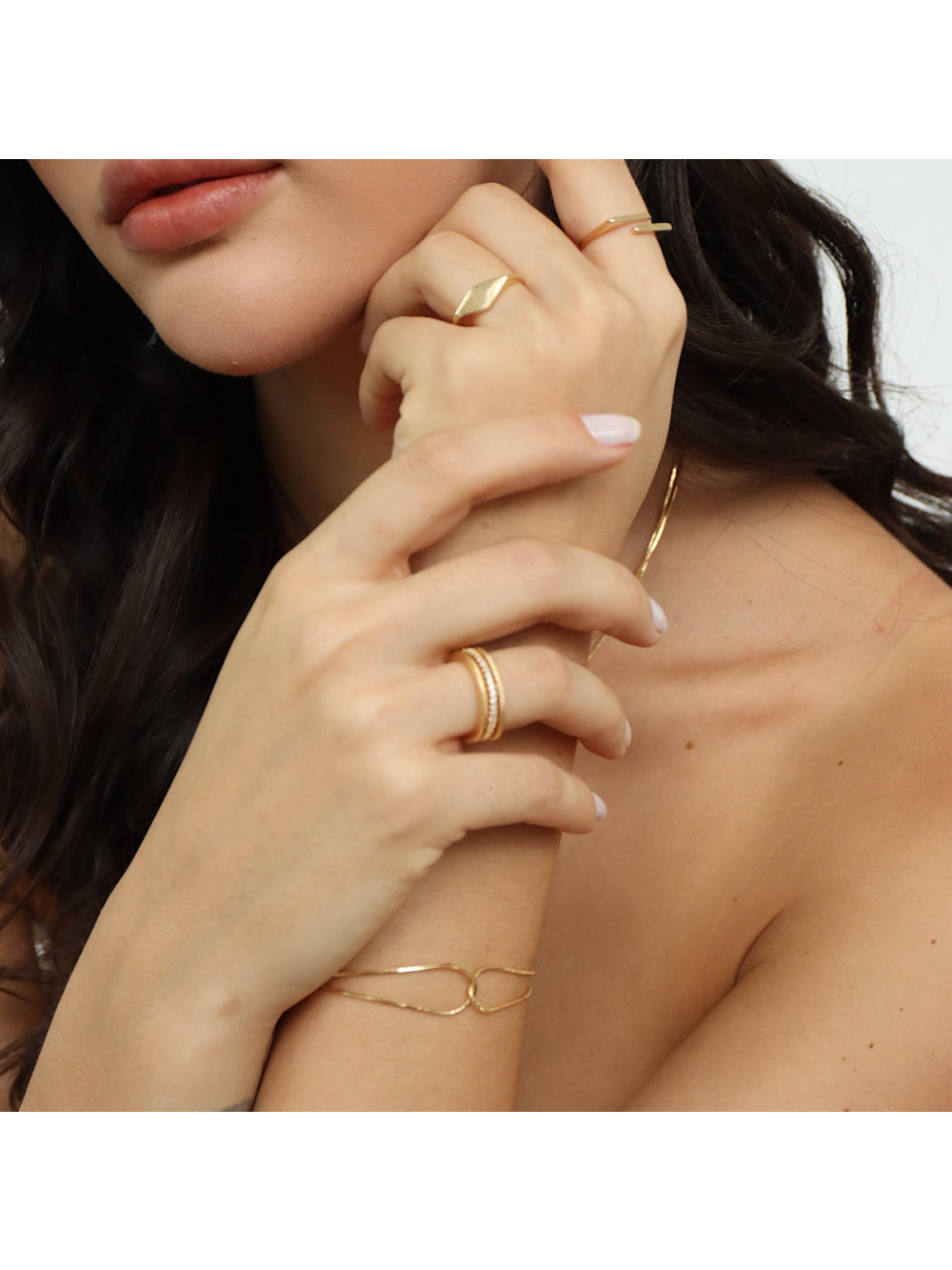 ANEL FIO TRIPLO CRISTAIS REGULÁVEL