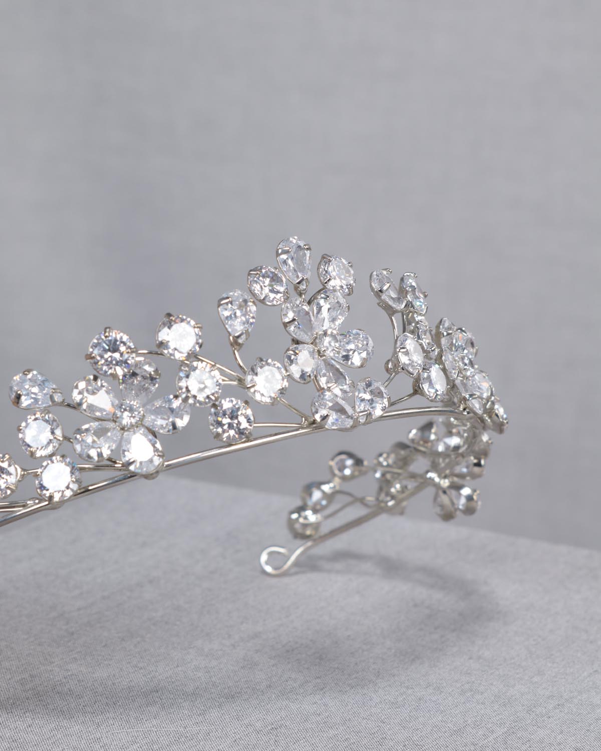 Coroa Noiva Zircônias Flores Pétalas Esposar