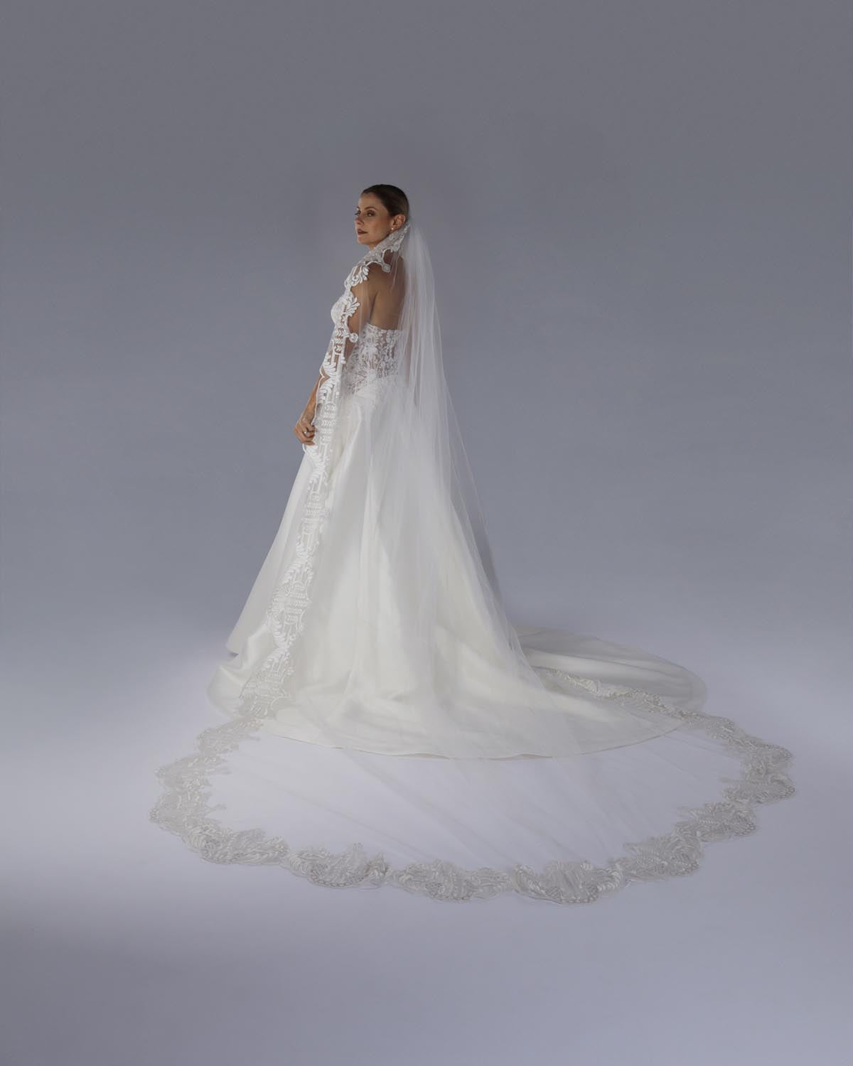 Mantilha Noiva Longa Renda Seda Ouro Velho Elisa Esposar