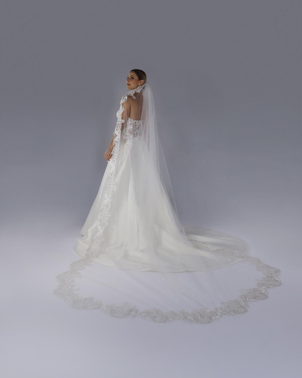 Mantilha Noiva Longa Renda Seda Ouro Velho Elisa Esposar