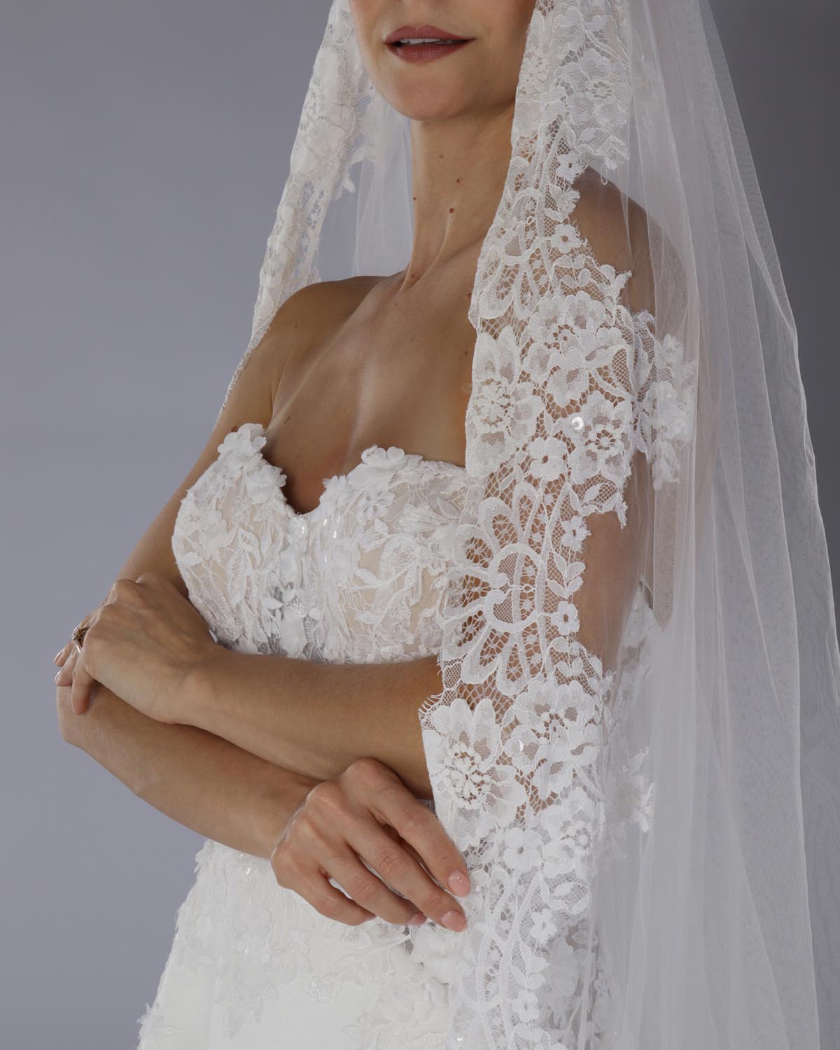 Mantilha Noiva Longa Renda Chantilly Sutache Bibi Esposar