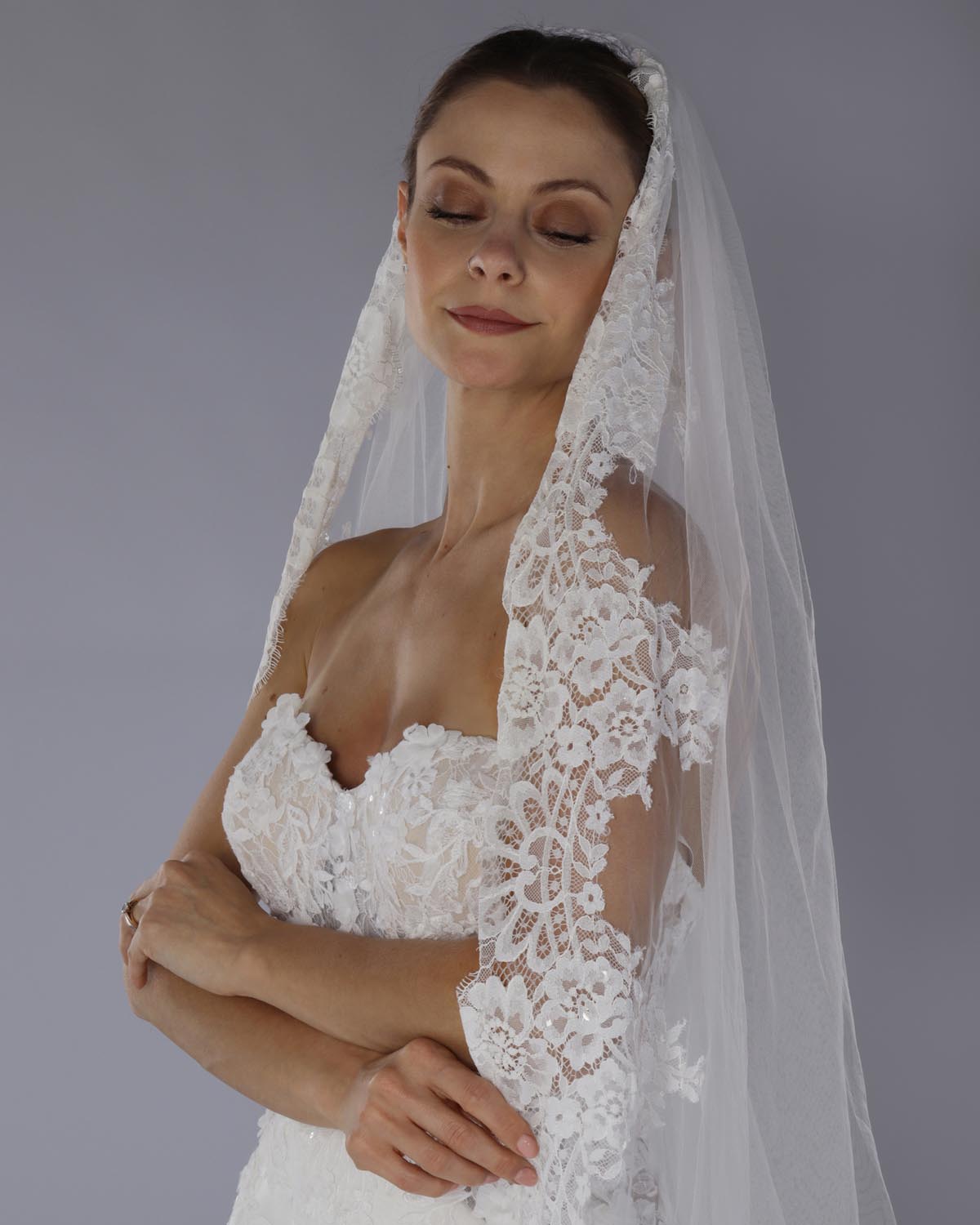 Mantilha Noiva Longa Renda Chantilly Sutache Bibi Esposar